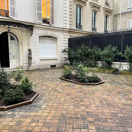 Апартаменты Magnifique Studio Champs-elysee Париж